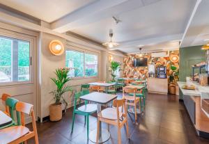 Kuchyň nebo kuchyňský kout v ubytování B&B HOTEL Mulhouse Dornach