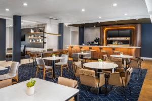 Nápoje v ubytování Courtyard by Marriott Auburn
