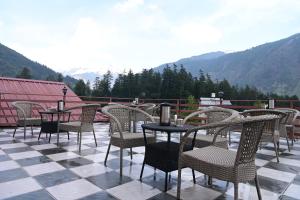Foto sihtkohas Manāli asuva majutusasutuse !!! Hotel The Nirvana Hills By Hotel Manu !!! A Luxury Stay With Mountain View!!!Couple Friendly!!! Balcony Rooms!!!Open Terrace With 360 View!!! galeriist