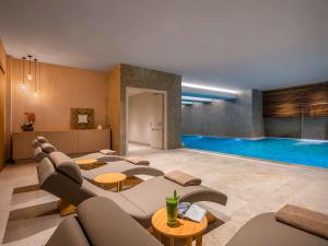 The Bodrum Hotel Yalikavak - MGallery Collection的休息区
