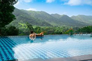 Radisson Blu Resort Kumbhalgarh内部或周边的泳池