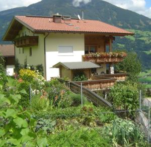 Fotografia z galérie ubytovania Ferienwohnung Kainer Carina v destinácii Ried im Zillertal