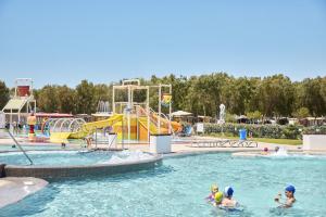 Piscina a Glamping at Sardinia o a prop