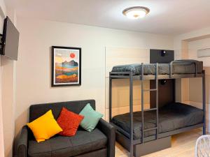 TV a/nebo společenská místnost v ubytování Apartamentos Midi 3000