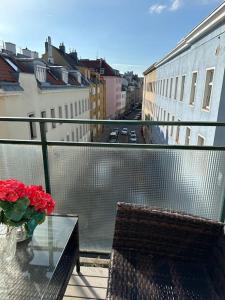 Balkón alebo terasa v ubytovaní Sunny Balcony City Apartment