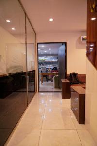 Χώρος καθιστικού στο The Flamboyant Natraj