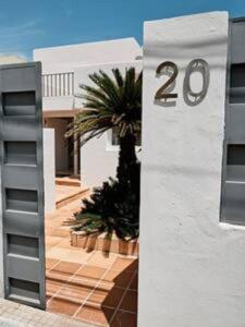 Φωτογραφία από το άλμπουμ του Charming Patio Villa With Private Pool - 6BR - In The Heart of Playa den Bossa - Walk To Ushuaïa, Hi & The Beach! στην Ίμπιζα Πόλη