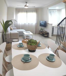 Afbeelding uit fotogalerij van PUENTE ROMANO Miraflores terraza in Córdoba