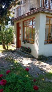 Taman di luar Zeravica Rooms B&B