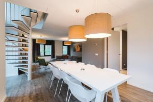 Φωτογραφία από το άλμπουμ του Luxe Villa op park Duinzicht (huis 705) - Ouddorp σε Ouddorp