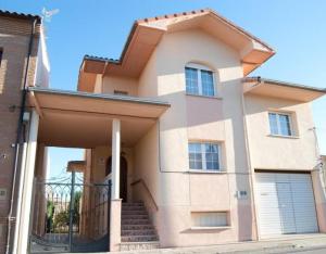 Το κτήριο όπου στεγάζεται  the country house