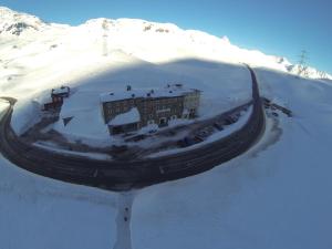 Hotel Bernina Hospiz v zime