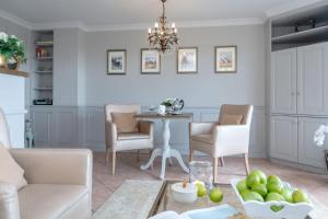 Khu vực ghế ngồi tại Soenshoern-8-Mitte