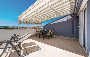 Balkón nebo terasa v ubytování Two-Bedroom Apartment In Vodice