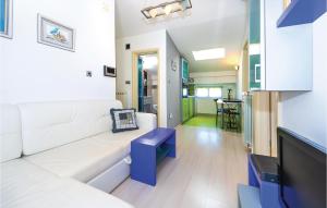 Posezení v ubytování Two-Bedroom Apartment In Vodice