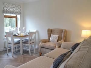 Gallery image of The Tranquil Orchard - Woodpecker-Uk31339 in Mouswald