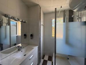 Zdjęcie z galerii obiektu Grand studio/cabine lumineux, proche commerces et pistes - FR-1-295-193 w mieście Les Angles