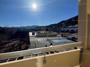Zdjęcie z galerii obiektu Grand studio/cabine lumineux, proche commerces et pistes - FR-1-295-193 w mieście Les Angles