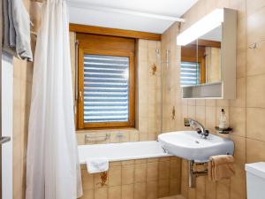 Koupelna v ubytování Apartment Alba by Interhome