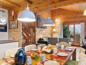 Setusvæði á Chalet Rietsli by Interhome