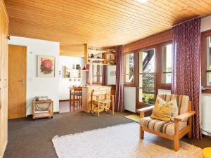 Posezení v ubytování Apartment Aragon N103 by Interhome