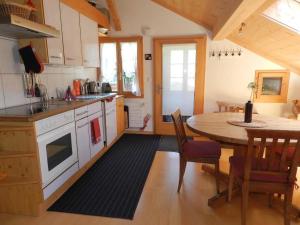 Kuchyň nebo kuchyňský kout v ubytování Apartment Im Wiesengrund by Interhome
