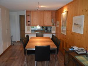 Dapur atau dapur kecil di Apartment Oberland Nr- 3 by Interhome