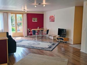 Istumisnurk majutusasutuses Apartment Am Ryschbächli by Interhome