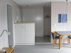 Kuchyň nebo kuchyňský kout v ubytování Apartment Arlette Nr- 30 by Interhome