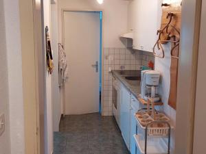Köök või kööginurk majutusasutuses Apartment Daheim by Interhome