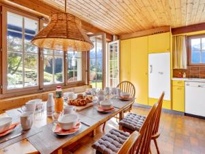 Kuchyň nebo kuchyňský kout v ubytování Chalet Arche by Interhome