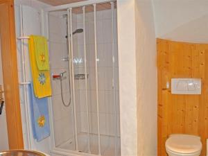 Vannituba majutusasutuses Apartment Christeli by Interhome