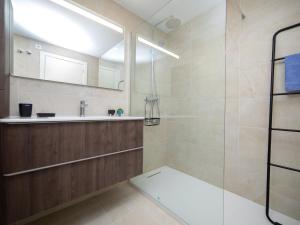 Łazienka w obiekcie Apartment Altea La Nova-10 by Interhome