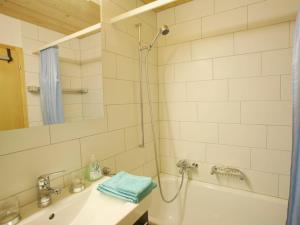 Koupelna v ubytování Apartment Pfander by Interhome