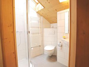 Koupelna v ubytování Apartment Pfander by Interhome
