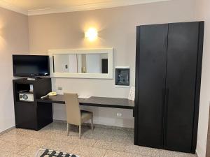 Kuchyň nebo kuchyňský kout v ubytování EH Suites Rome Airport Euro House Hotels