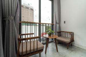 Balkón nebo terasa v ubytování DOMA by HSuites Hotel & Apartment
