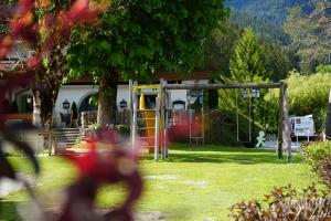 Κήπος έξω από το Hotel Bad Neunbrunnen am Waldsee - non Halal