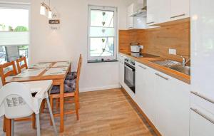 Kuchyň nebo kuchyňský kout v ubytování Ferienhaus Klink