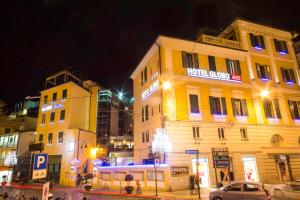 Το κτήριο όπου στεγάζεται το ξενοδοχείο