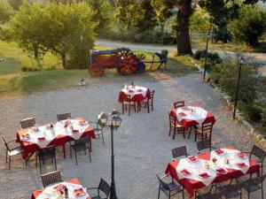 A garden outside Agriturismo Le Vigne di Pace