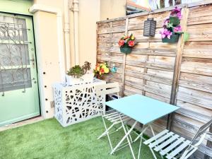 Patio alebo iná vonkajšia časť ubytovania La Castre By SCLS Locations