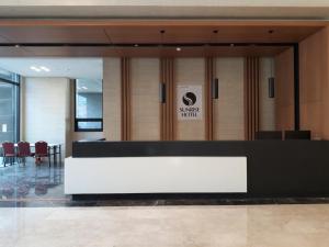 Ο χώρος του λόμπι ή της ρεσεψιόν στο luxury sunihouse2