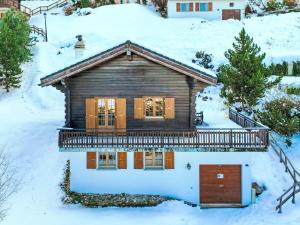 Chalet Anusach by Interhome v zimě