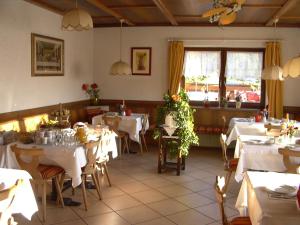 Foto dalla galleria di Pension Schönblick a Campo di Trens