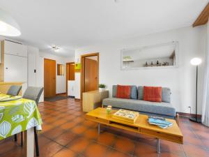 Posezení v ubytování Apartment Alicia by Interhome