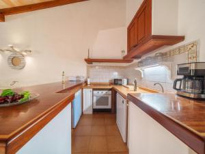 Kuchyň nebo kuchyňský kout v ubytování Holiday Home Sa Taulera by Interhome