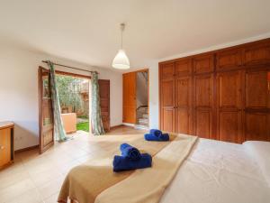 Postel nebo postele na pokoji v ubytování Holiday Home Sa Taulera by Interhome