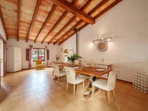 Posezení v ubytování Holiday Home Sa Taulera by Interhome