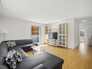 TV in/ali zabaviščno središče v nastanitvi Apartment Moser by Interhome